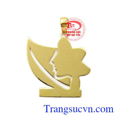 Mặt dây thiếu nữ duyên dáng là một sản phẩm mới của trang sức Em và Tôi với thiết kế mới lạ, phá cách sẽ được nhiều cô gái yêu thích.