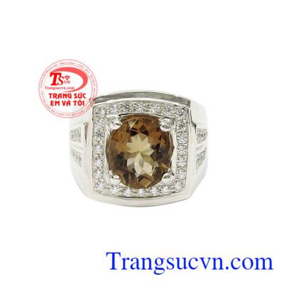 Nhẫn bạc nam thạch anh khói đẹp được chế tác theo công nghệ 3D mang đến nét đẹp sang trọng và lịch lãm. 