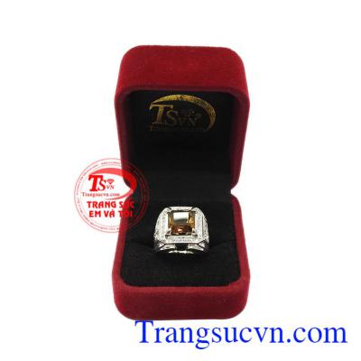 Nhẫn bạc nam thạch anh khói long phụng thích hợp để dành tặng cho người thân và bạn bè của bạn.