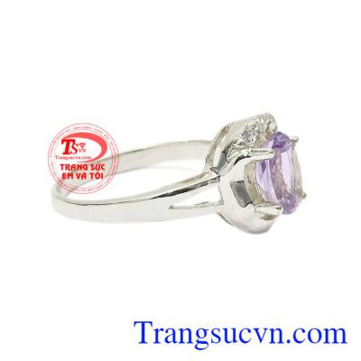 Sản phẩm sẽ là sự lựa chọn hoàn hảo để làm quà tặng cho các nàng mang mệnh Hỏa và Thổ.