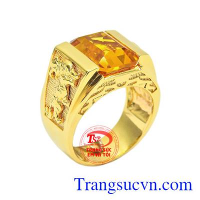 Nhẫn nam citrine tuổi Dần được chế tác theo công nghệ cao từ vàng 14k với đường nét vô cùng tinh xảo và tinh tế.