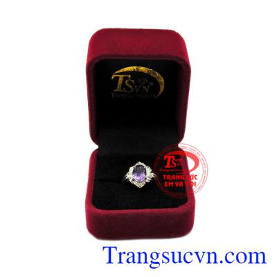 Nhẫn nữ thạch anh tím bạc