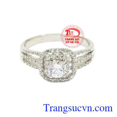 Chiếc nhẫn là sản phẩm được nhiều cô gái yêu thích và lựa chọn. Nhẫn nữ vàng trắng say mê