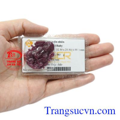 Phật quan âm ruby thiên nhiên ngồi