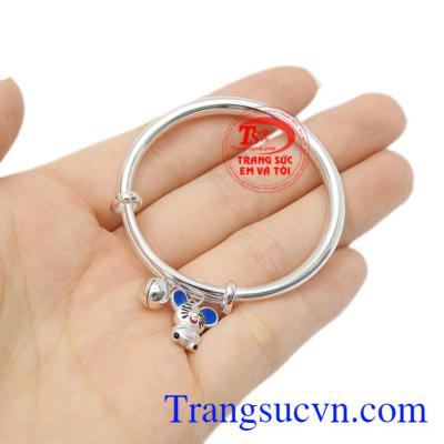 Vòng bạc trẻ em xinh xắn thương hiệu uy tín.
