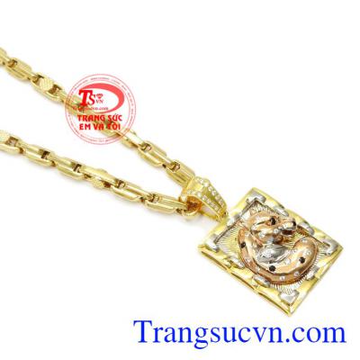 Bộ mặt dây rất dễ dàng kết hợp cùng quần áo, tạo điểm nhấn cho phong cách thời trang.