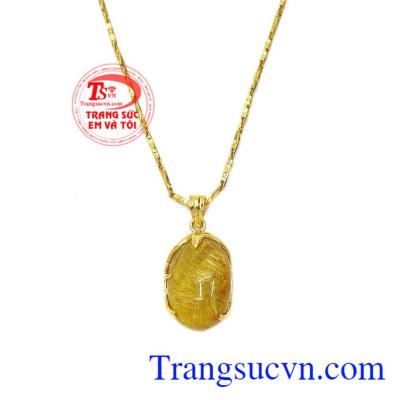 Thạch anh tóc vàng phù hợp với người mệnh kim và mệnh thổ, mang đến nhiều may mắn và tài lộc cho gia chủ. Bộ trang sức thạch anh tóc ấn tượng