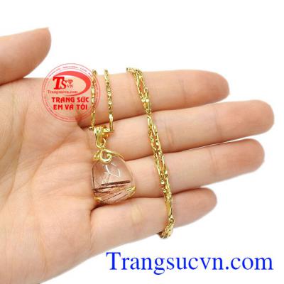 Với nhiều tác dụng trong phong thủy và chữa bệnh. Bộ trang sức thạch anh tóc cao quý