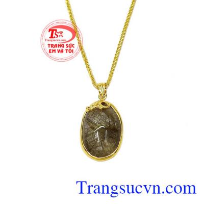 Ngoài ra, việc sử dụng đá thạch anh tóc thường xuyên còn giúp cải thiện sức khỏe, tăng cường hệ miễn dịch. Bộ trang sức thạch anh tóc sang trọng