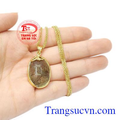 Không chỉ là món đồ trang sức mà bộ trang sức thạch anh tóc còn hợp mệnh mang đến những điều may mắn, xua đuổi tà linh. Bộ trang sức thạch anh tóc sang trọng