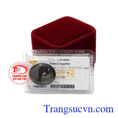 Không những vậy Sapphire còn là viên đá của tình yêu, lòng chung thủy và sự cam kết.