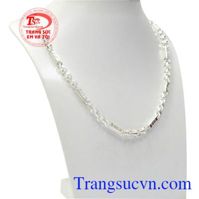 Trang sức bạc đã quá quen thuộc với nhiều người bởi giá cả vừa phải mà vừa làm đẹp.