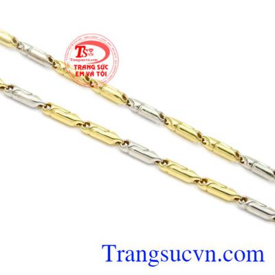 Đeo dây chuyền vàng Italy thể hiện cá tính, mang lại vẻ điển trai cho phái mạnh.