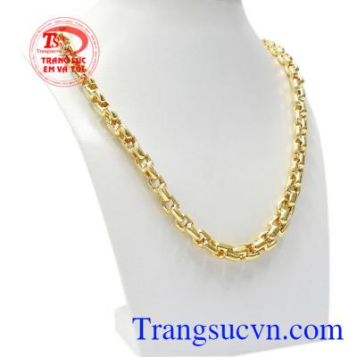 Sản phẩm được chế tác vô cùng tinh xảo từ vàng 10k chất lượng sẽ không khiến khách hàng thất vọng.
