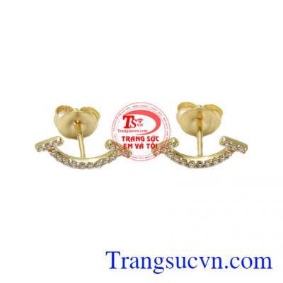 Hoa tai vàng smile là sản phẩm dẫn đầu xu hướng được rất nhiều bạn trẻ ưa chuộng,Hoa tai vàng smile