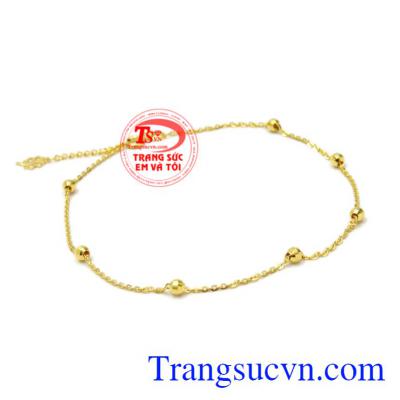 Từ ngàn xưa con người đã biết sử dụng trang sức để làm đẹp và lắc chân là sự lựa chọn tuyệt vời mang lại nét nữ tính cho các nàng.