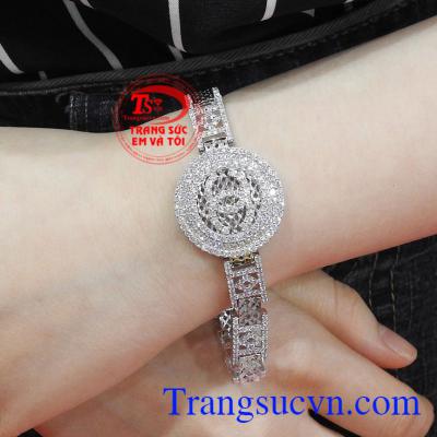 Sản phẩm thích hợp làm quà tặng cho người thân và bạn bè trong những dịp đặc biệt,Lắc tay bạc Chanel