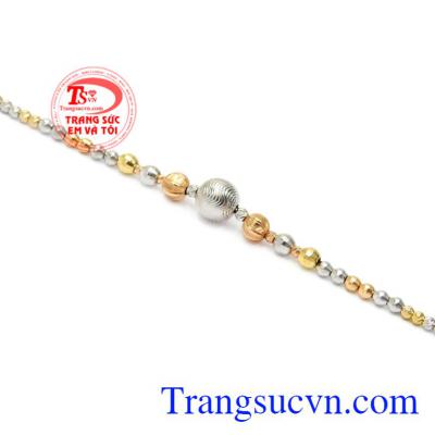 Mỗi một cô gái sẽ có những lựa chọn trang sức riêng phù hợp với cá tính riêng biệt của bản thân.
