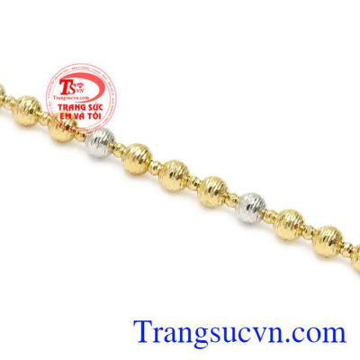 Đã từ lâu lắc tay là trang sức mà phái nữ vô cùng yêu thích bởi nó mang lại nét duyên dáng cho các nàng.