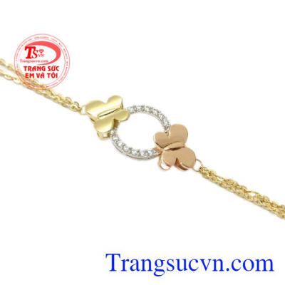Người ta tin rằng khi nhìn thấy hình ảnh đôi uyên ương hồ điệp cùng tung bay được xem như sự hướng về, theo đuổi tình yêu tự do.