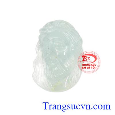 Mặt Chúa Topaz thiên nhiên được chạm khắc công phu, phù hợp bọc vàng đeo hợp thời trang.