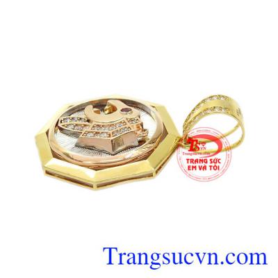 Sản phẩm kết hợp cùng dây chuyền vàng sẽ khiến phái nam tăng vẻ điển trai, phong cách cho người đeo.