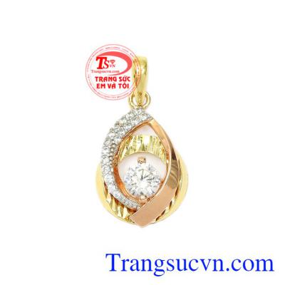 Mặt dây nữ thanh thoát được chế tác theo công nghệ cao nhập khẩu Italy vàng 18k.