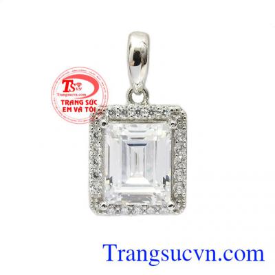 Mặt dây nữ vàng trắng sang trọng là dòng sản phẩm bán chạy mới được nhập khẩu hoàn toàn từ Hàn Quốc,Mặt dây nữ vàng trắng sang trọng