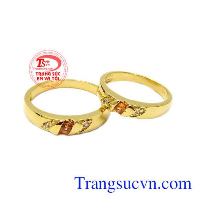 Nhẫn cưới Sapphire vàng viên mãn vàng 14k bền đẹp phù hợp với người mệnh Kim và Thổ.