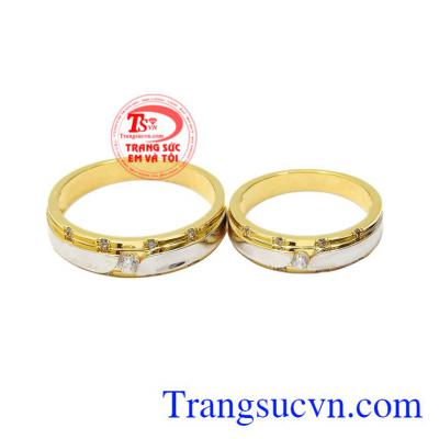 Nhẫn cưới là sự gắn kết hai trái tim yêu thương.