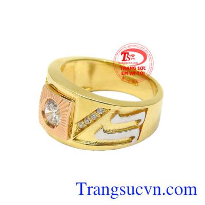 Nhẫn nam vàng là biểu tượng của một người đàn ông thành đạt, thành công trong cuộc sống và sự nghiệp.