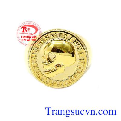 Sản phẩm chế tác từ vàng tây 14k bền đẹp, sáng bóng, kết hợp với đá cz ở đường viền giúp cho chiếc nhẫn càng thêm cuốn hút. Nhẫn nam độc đáo thời thượng