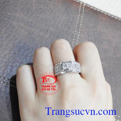 Nhẫn nam vàng trắng thành đạt được bảo hành uy tín, giao hàng toàn quốc.