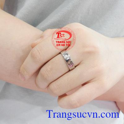 Nhẫn nữ catier cá tính sẽ giúp hoàn thiện hơn cho phong cách của bạn.