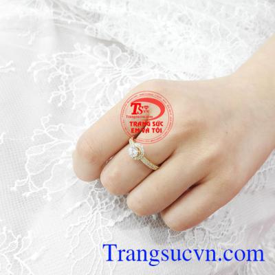 Sản phẩm bảo hành uy tín, giao hàng toàn quốc. Nhẫn nữ vàng rực rỡ