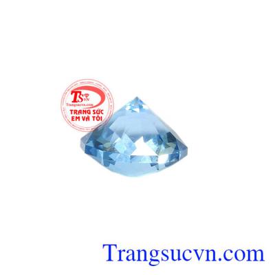 Sản phẩm có thể dùng gắn lên trang sức vàng vừa tạo điểm nhấn vừa mang lại sự sang trọng cho người đeo. Viên đá Topaz phú quý