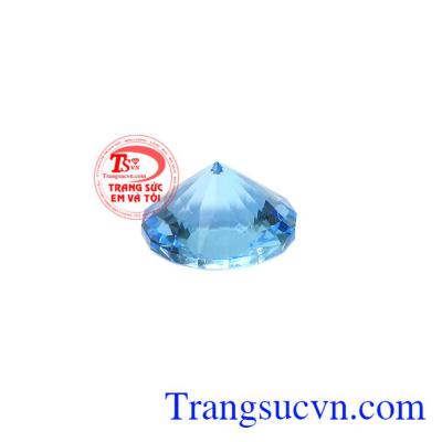 Còn với người La Mã cổ đại thì tin rằng nó có thể cải thiện thị lực của người sở hữu. Viên đá Topaz thành đạt
