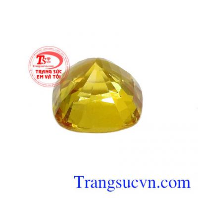 Sản phẩm thích hợp để chế tác cùng vàng tây làm mặt nhẫn, mặt dây chuyền, hoa tai cho nam nữ ở mọi lứa tuổi,Viên Sapphire vàng chiêu lộc