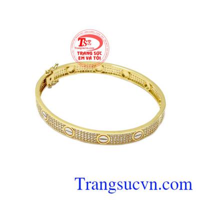 Vòng tay là món đồ nữ trang được phái đẹp sử dụng từ lâu. Vòng catier sang trọng
