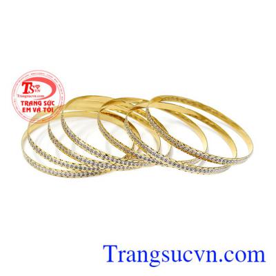 Vòng tuần vàng ý nghĩa là món đồ trang sức mà các chị em ai cũng yêu thích.