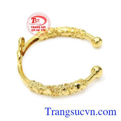 Do vậy đây chính là nguồn cảm hứng để các nhà thiết kế của trang sức Em và Tôi tạo ra một sản phẩm độc đáo và mới lạ này.