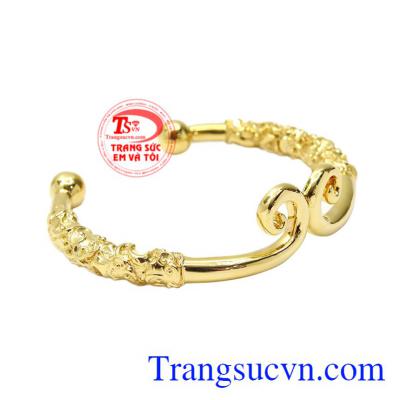 Chiếc vòng này giúp cho Tôn Ngộ không kiềm chế bản thân, không sân si, tham lam và đi đến điều tốt đẹp.