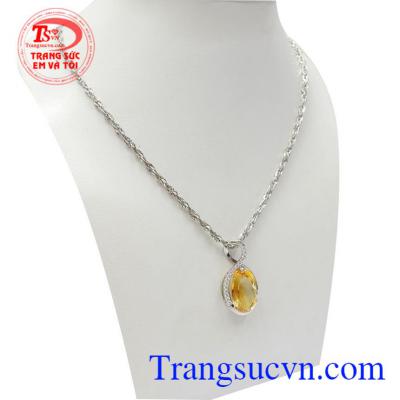 Sản phẩm mang lại sự sang trọng, quý phái và thời trang cho người đeo