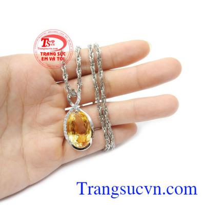 Bộ dây chuyền thạch anh vàng là món quà tặng đặc biệt ý nghĩa cho người bạn yêu thương.