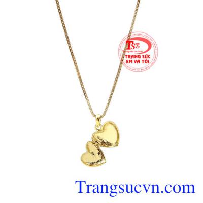 Hình ảnh trái tim luôn được các nhà thiết kế tận dụng, vì khi một chàng trai tặng cho một cô gái sợi dây chuyền trái tim với một tấm lòng yêu thương sâu sắc.