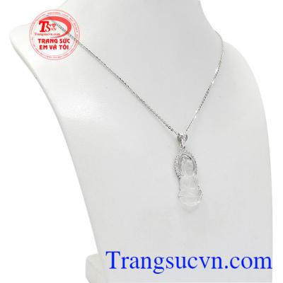 Bộ trang sức thạch anh phật bà đẹp thích hợp làm quà tặng cho phái đẹp trong những dịp đặc biệt.