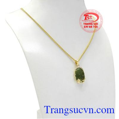Bộ trang sức tourmalin độc đáo mang màu sắc và kiểu dáng sang trọng cho người dùng càng thêm xinh đẹp và quý phái.