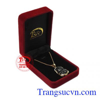 Ngoài ra, đá tourmalin còn có tác dụng cải thiện hệ miễn dịch cho người dùng, giúp cơ thể tăng sức đề kháng và khỏe mạnh. Bộ trang sức tourmalin sang trọng