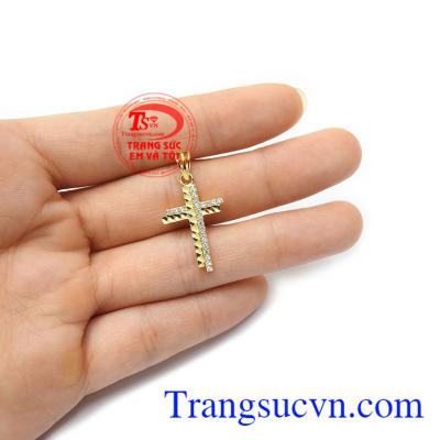 Với thiết kế mới lạ và tác dụng hộ mệnh Thánh Giá vàng là sản phẩm rất được ưa chuộng hiện nay