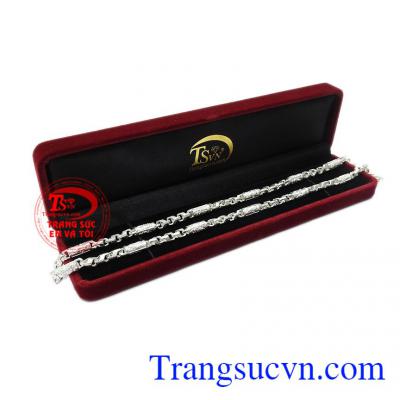 Dây chuyền bạc nam phong độ được phái mạnh yêu thích và lựa chọn.